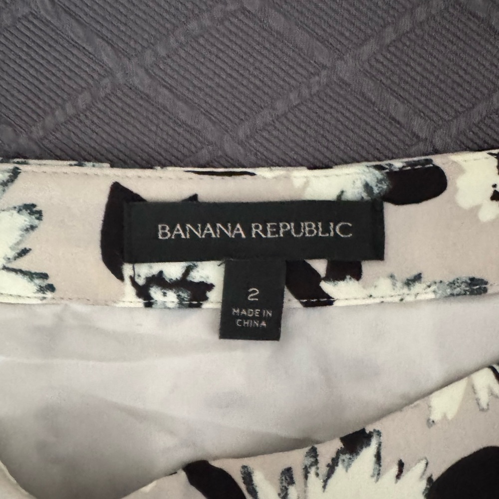 Banana Republic Floral Skater Skirt - Cream and Black, Women’s 2 - Picture 4 of 6